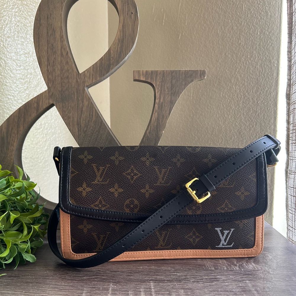 🖤🤎🩶Louis Vuitton Crossbody Bag Black Vachetta Strap Clutch Custom Paint 🎨